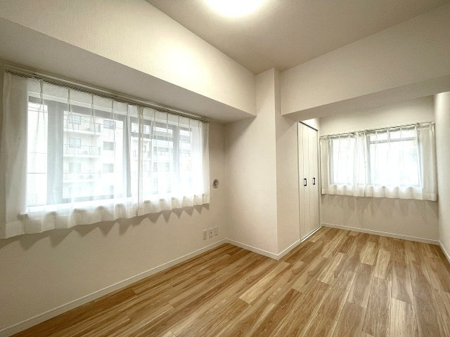 二面採光で明るく風通しも良好です。　　