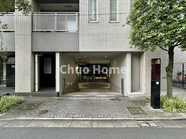 【敷地内駐車場】最新の空き状況や費用などの詳細は担当スタッフまでお問い合わせください。