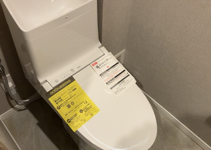 トイレは大きさや形、機能、抗菌性などが異なる多種多彩なタイプが各メーカーから出ています。それぞれに良さがあるため、事前にどういったタイプのトイレがいいのかをご家庭内で決めて、内見に行くといいでしょう。