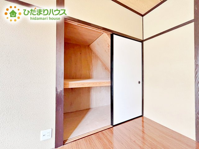 しっかり収納がついております！各居室にしっかり収納がついているので、荷物が増えても安心ですね！お部屋を広く使うためにも収納スペースは必要です