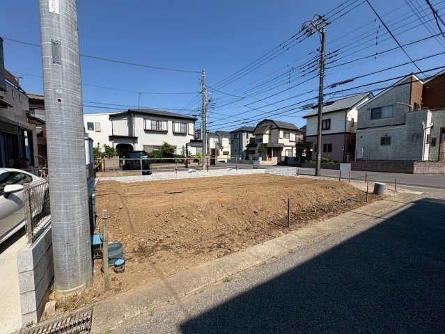 スーパー・ドラッグストア等の買物施設が徒歩10分圏内でお買い物に便利です。※2026年5月中旬撮影