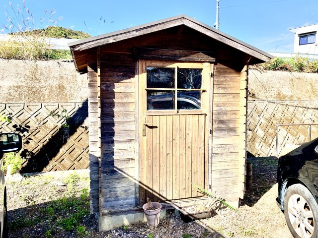 ログハウス調の小屋です。倉庫としても〇