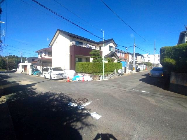 前面道路含む現地写真　上物有り(2026年10月2日撮影)
