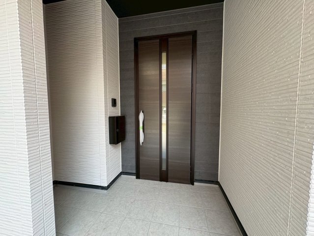 ゆとりのある玄関アプローチ