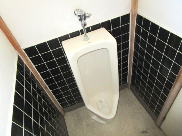 【高山市三福寺町の中古戸建てのトイレ】