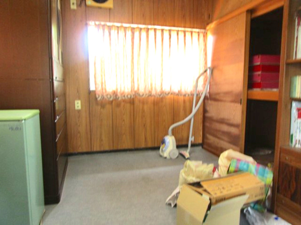 【高山市三福寺町の中古戸建ての洋室】