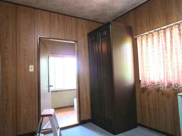【高山市三福寺町の中古戸建ての洋室】