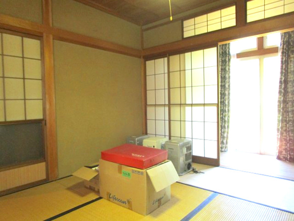 【高山市三福寺町の中古戸建ての和室】