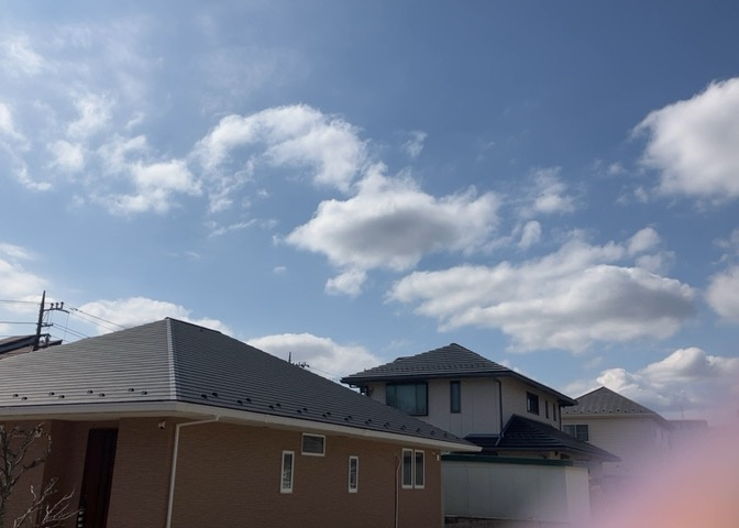 眺望を気にして物件を探す場合、前面に建物が建っていないか現地で確認しましょう！前面に建物があると景色はもちろん、日当たりや風通しにも影響が出てきます。住んだ時のことを想像しながら現地見学をしましょう。