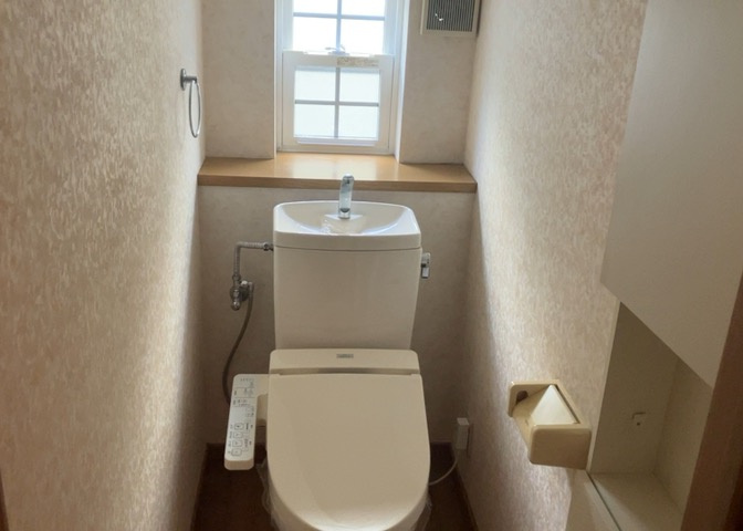 トイレは大きさや形、機能、抗菌性などが異なる多種多彩なタイプが各メーカーから出ています。それぞれに良さがあるため、事前にどういったタイプのトイレがいいのかをご家庭内で決めて、内見に行くといいでしょう。