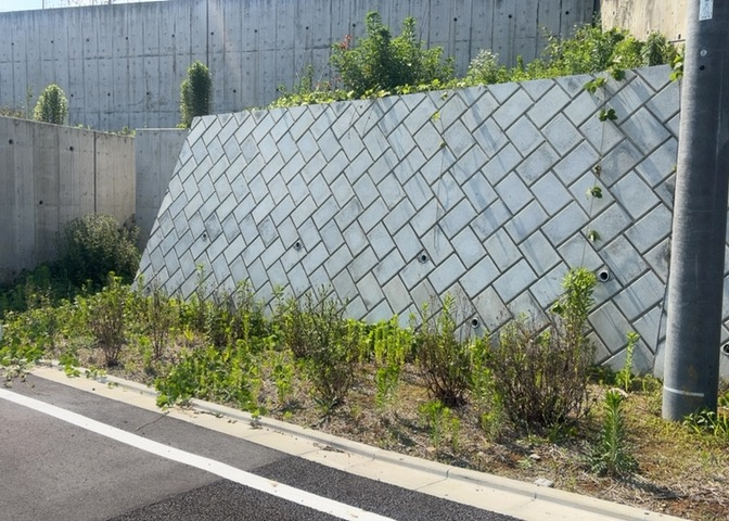 土地探しをしていると都市計画区域という言葉を目にすると思います。法律によって、都道府県知事や国土交通大臣が指定するエリアのことを指しており、都市計画区域は市街化区域と市街化調整区域に分けられています。