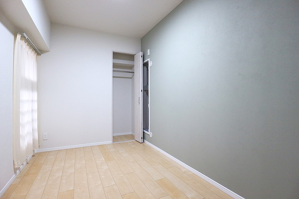子供部屋…創造性や成長を促す遊びの空間を提供。学習や趣味に集中できる環境を整えます。個別のプライベートスペースは自己表現と自立心を育み、心地よい睡眠環境を整えリラックスできる場所を提供。