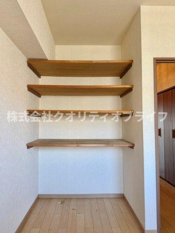 13階5帖洋室のオープンクローゼット
