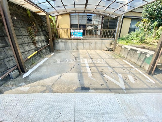 駐車スペースもあります