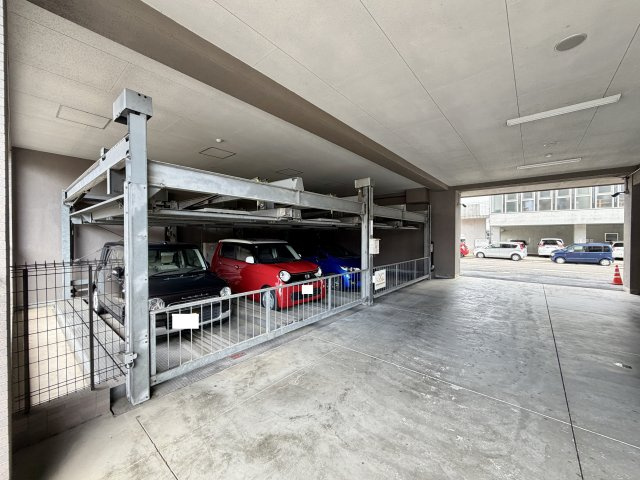 敷地内駐車場（屋根あり）