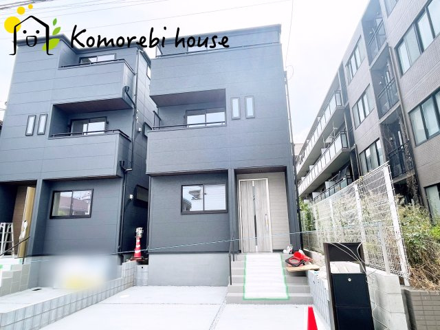 落ち着いた雰囲気の外観です
