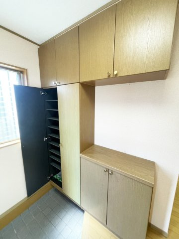 玄関シューズボックスです。