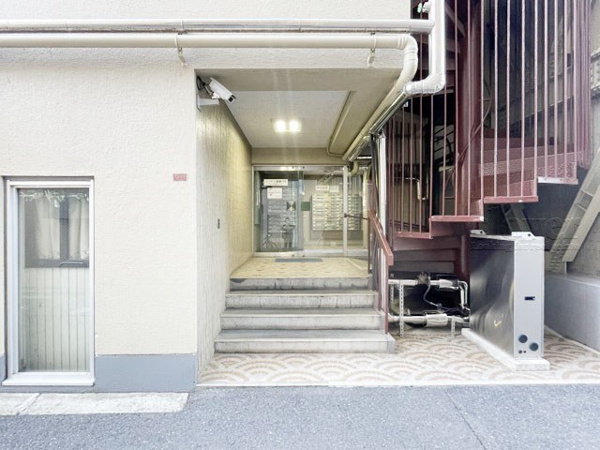 シャンボール南高円寺のエントランス