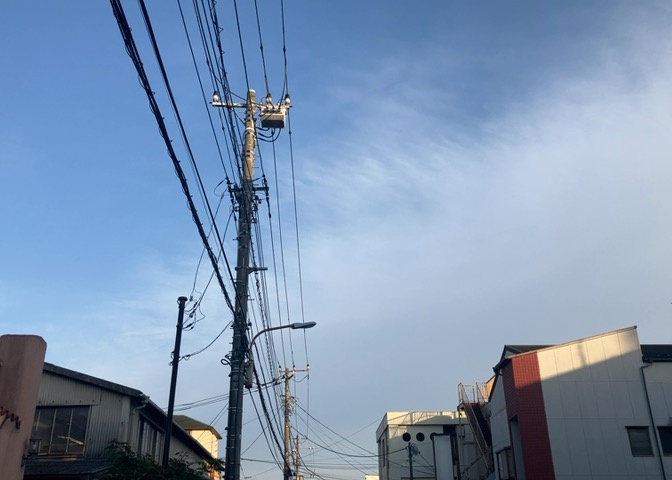 眺望を気にして物件を探す場合、前面に建物が建っていないか現地で確認しましょう！前面に建物があると景色はもちろん、日当たりや風通しにも影響が出てきます。住んだ時のことを想像しながら現地見学をしましょう。