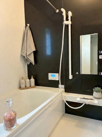 【浴室】　ゆったりくつろげる1坪タイプのお風呂です。※画像はイメージです