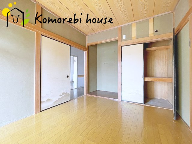 広くて明るい寝室