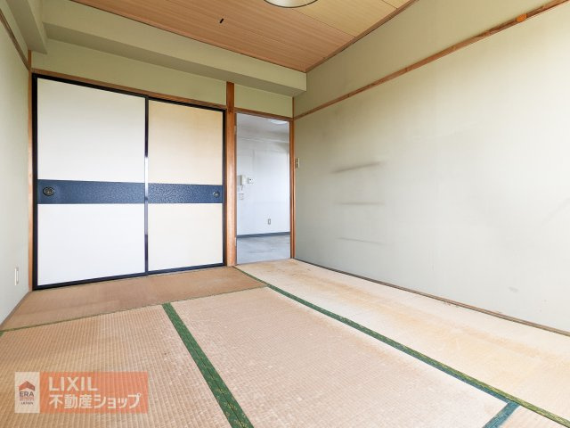 現状は和室ですが、お好みで洋室にリフォームすることで、お気に入りのベッドも自由に配置することができます♪