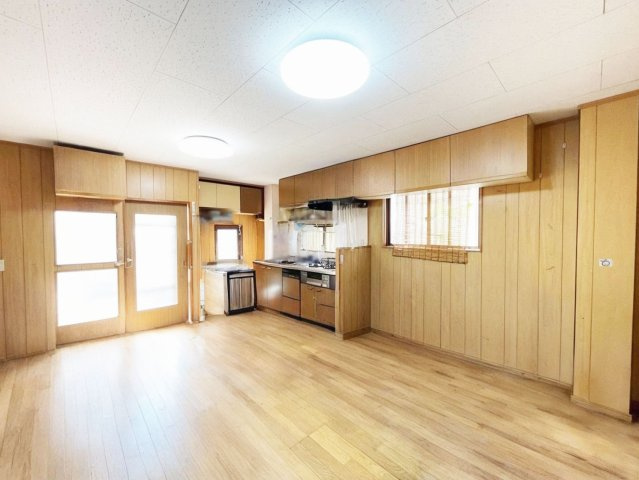 ※物件写真は一部、AIによる画像処理を行っており家具や備品が削除されております。現況とは異なることをご承知ください。
