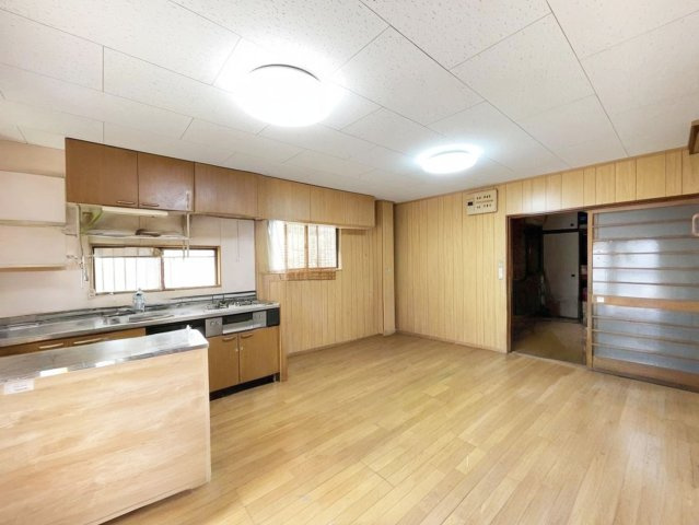 ※物件写真は一部、AIによる画像処理を行っており家具や備品が削除されております。現況とは異なることをご承知ください。