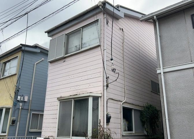 隣家の土地はどうなっているのか、生活利便施設が近くにあるのか、学校まで近いかなど、お客様のライフスタイルにあわせたイメージが重要です。また、近くにあると困る施設が近くにないかも確認するといいでしょう。