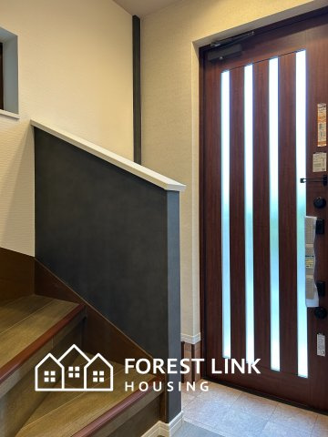 外からの視線を遮りつつ、外光をたっぷり取り込める設計です。