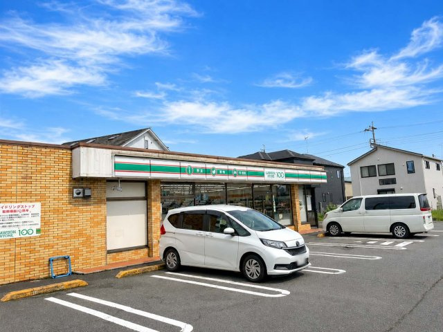 徒歩1分の「ローソンストア100　LS入間下藤沢店」