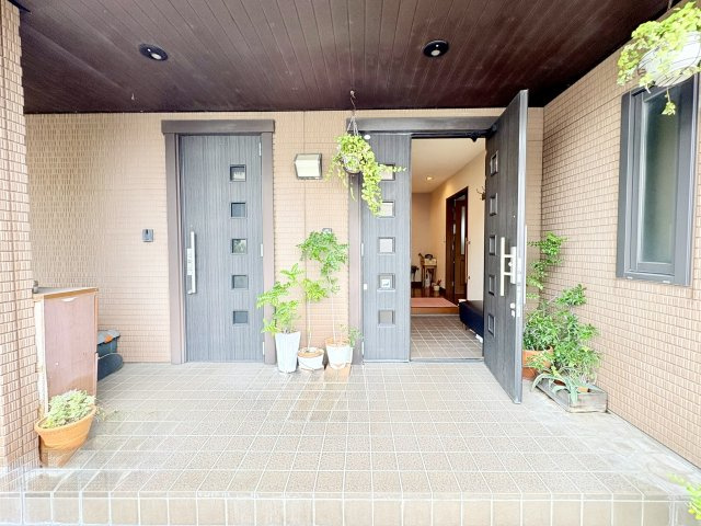 分離型の間取りで入口も2か所。