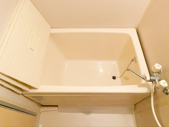 日々の疲れを癒すお風呂付です