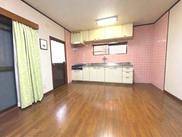約11帖のLDK！※この写真は家具や荷物を消すCG加工をしております。