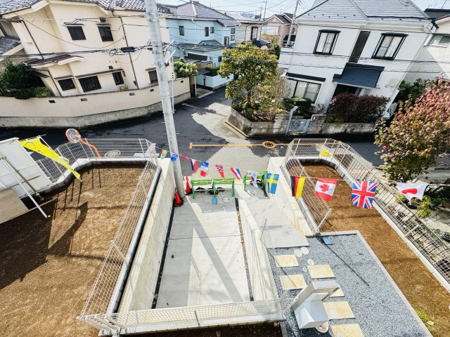 バルコニーより南側眺望・南道路で日当たり良好♪