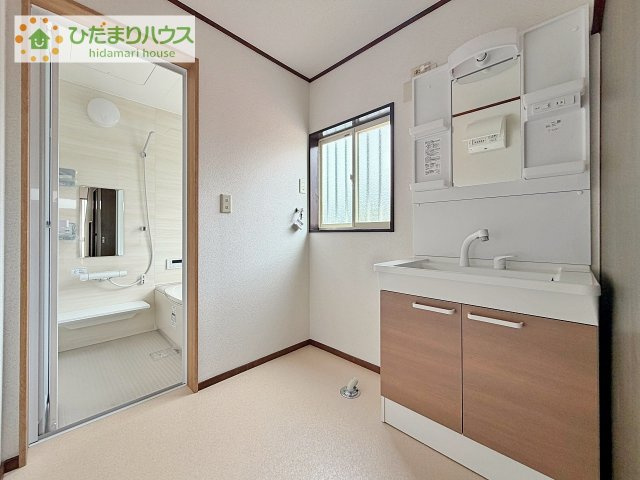 シンプルで使い勝手の良い独立洗面台！
