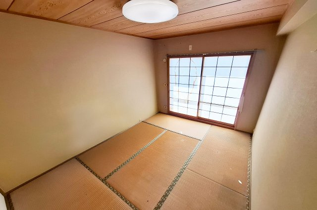 和室（照明器具撤去予定）