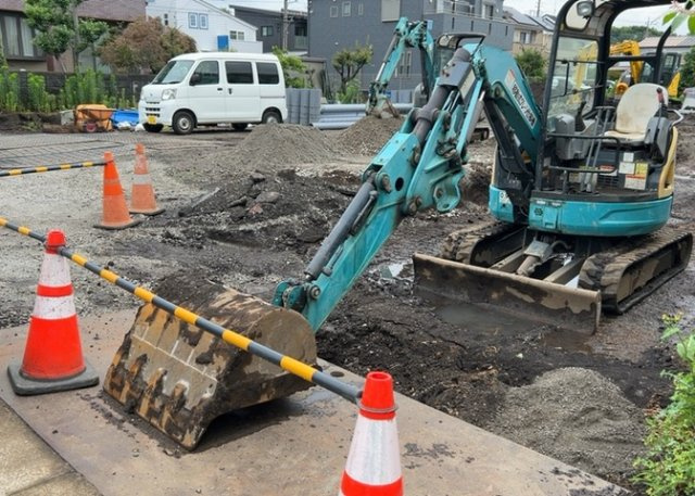 隣家の土地はどうなっているのか、生活利便施設が近くにあるのか、学校まで近いかなど、お客様のライフスタイルにあわせたイメージが重要です。また、近くにあると困る施設が近くにないかも確認するといいでしょう。