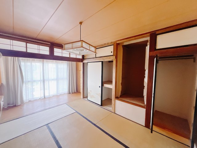 ■1階和室｜和室を書斎にしたり、冬にはコタツを敷いて家族みんなで年越しをするのもいいですね。家族みんなのお気に入りの空間になります♪