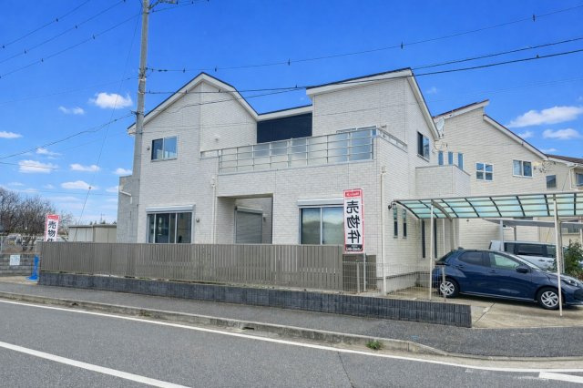 静かな前面道路が守る、穏やかな暮らし　