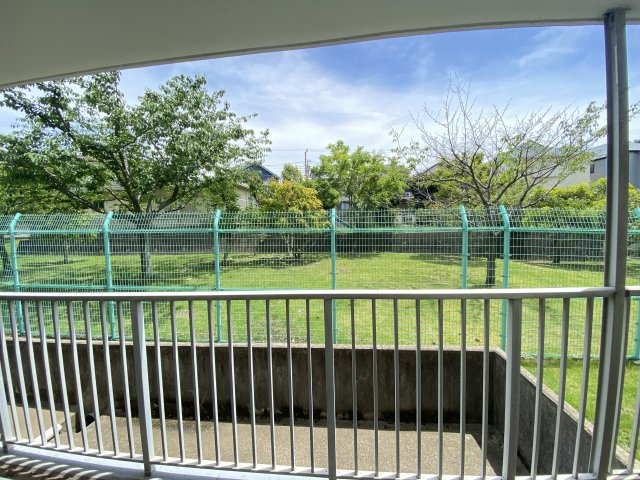 南向きで明るいです　日当たり良好です