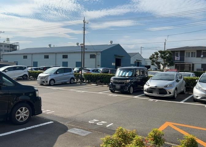 マンションの駐輪場は、事前に空きがあるか確認を取ると安心です。せっかく入居したのに駐輪スペースがない！なんてことになったら大変ですよね。そこで、内見時や購入前にはまず事前に確認しておくと良いでしょう。