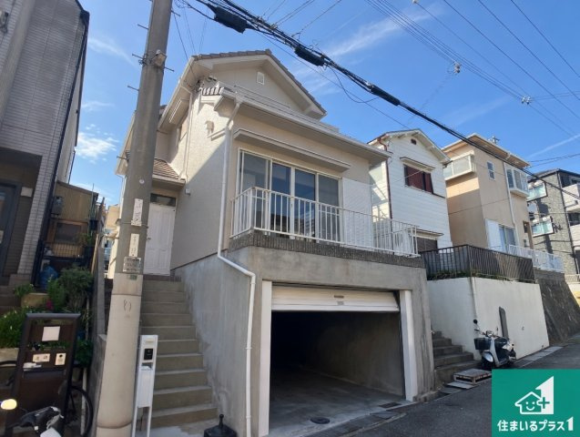 周辺は落ち着いた街並みの住宅地！子育てがしやすい住環境です！