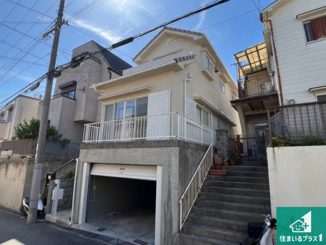 周辺は落ち着いた街並みの住宅地！子育てがしやすい住環境です！