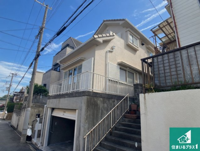 周辺は落ち着いた街並みの住宅地！子育てがしやすい住環境です！