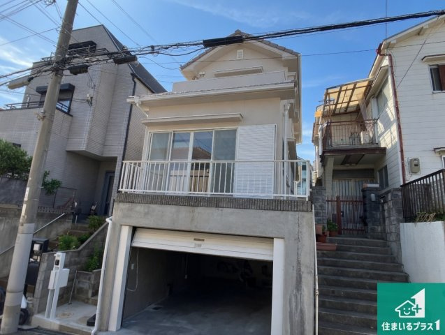 周辺は落ち着いた街並みの住宅地！子育てがしやすい住環境です！