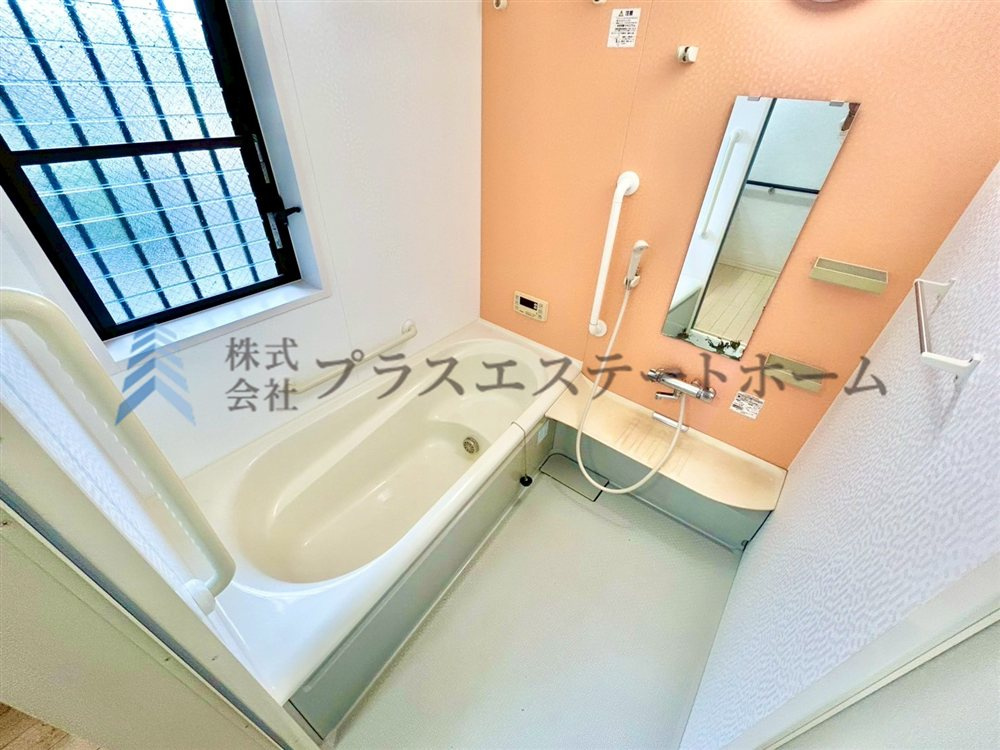 浴室乾燥機付きユニットバスで雨の日のお洗濯にも大活躍♪