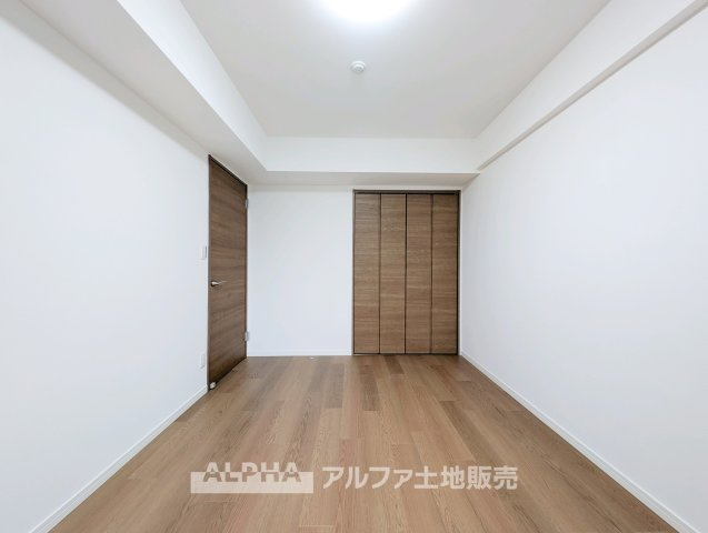 【comfort　room】　◆落ち着きのある室内◆寝室としても子ども部屋としても使いやすく、暮らしの変化にも対応できる空間。日々の時間を穏やかに過ごせます。