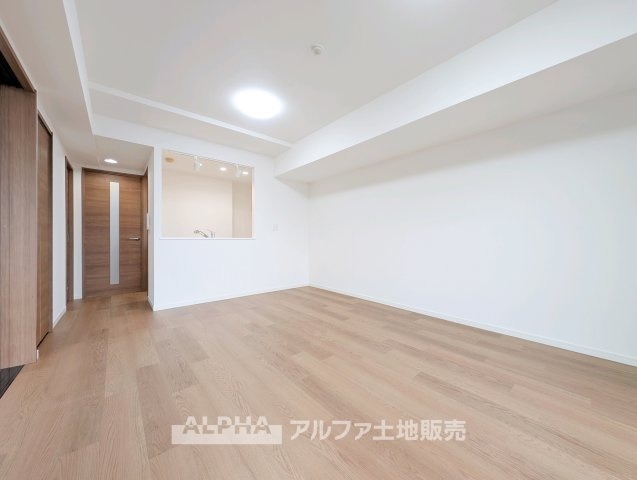 【Life　Stage】　◆暮らしに寄り添う◆　小さなお子様の遊び場から、成長後の学習スペース、ご夫婦のくつろぎの場まで、ライフステージに合わせて活用できます。