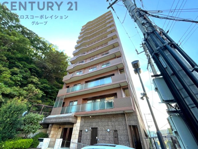 東・南・西にまたがる角部屋タイプで、陽当たりや通風が非常に良好です。